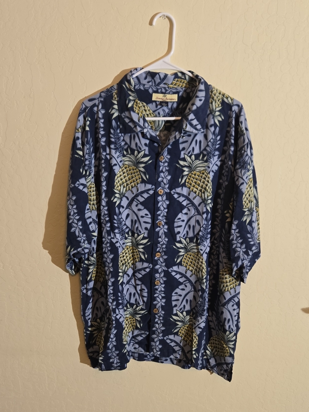 Tommy Bahama Navy Pineapple Print Short-Sleeve Button-Down